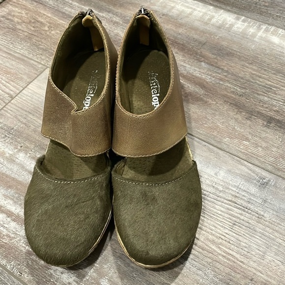Antelope Lower Dorsay Pony Hair Mary Jane Olive Wedge • Closed Toe • size 37 - Picture 1 of 8